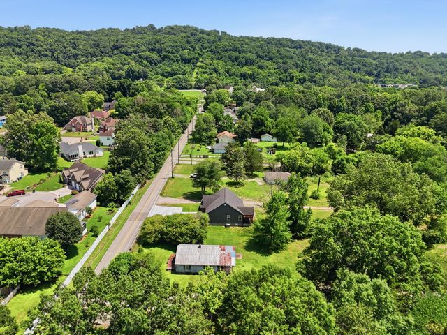 1738 E Boy Scout Road, Hixson, TN 37343
