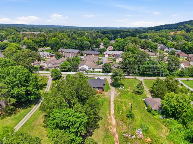 1738 E Boy Scout Road, Hixson, TN 37343