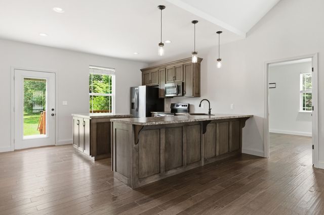 1738 E Boy Scout Road, Hixson, TN 37343