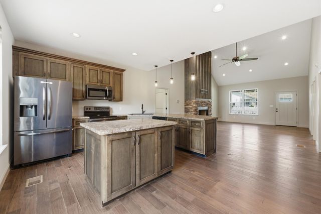 1738 E Boy Scout Road, Hixson, TN 37343