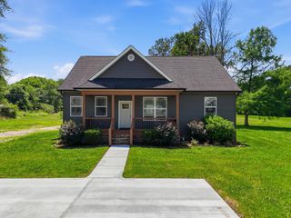 1738 E Boy Scout Road, Hixson, TN 37343
