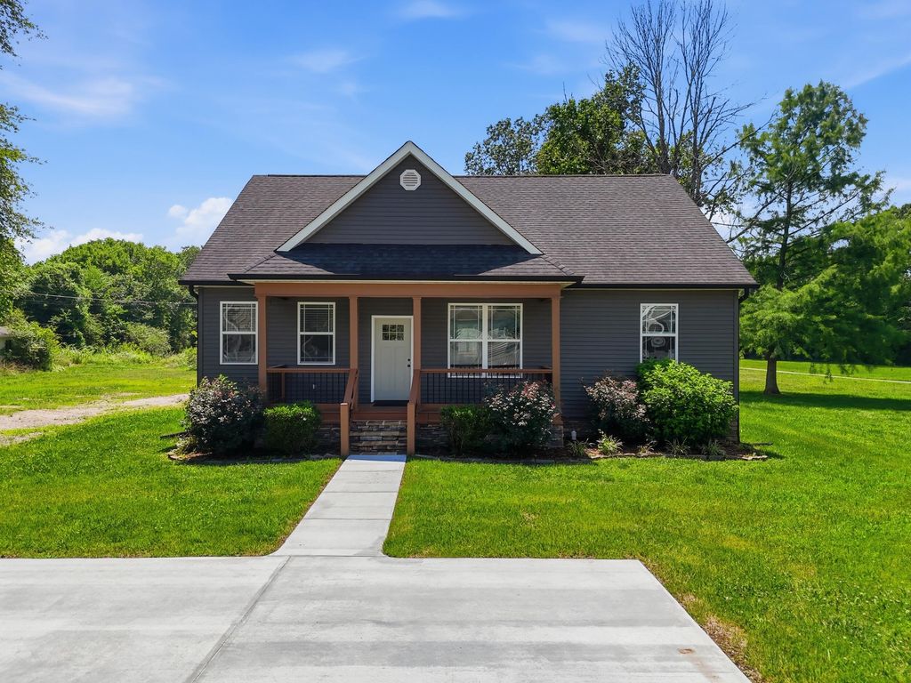 1738 E Boy Scout Road, Hixson, TN 37343