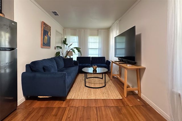 8815 GEORGIAN DR B, Austin, TX 78753