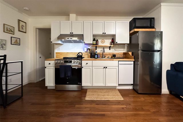 8815 GEORGIAN DR B, Austin, TX 78753