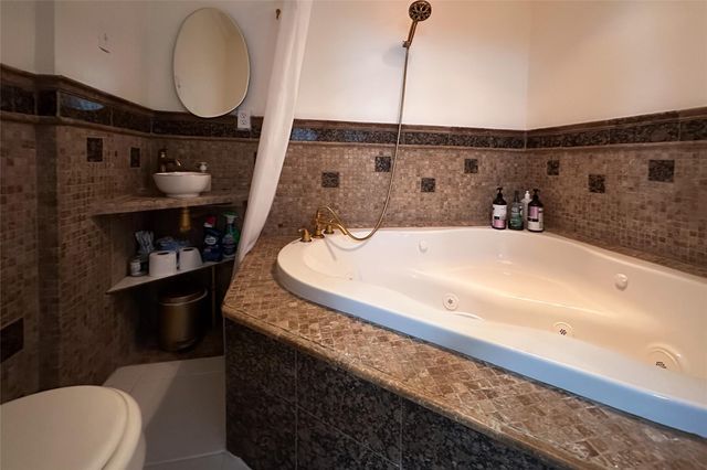 8815 GEORGIAN DR B, Austin, TX 78753