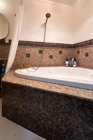 8815 GEORGIAN DR B, Austin, TX 78753