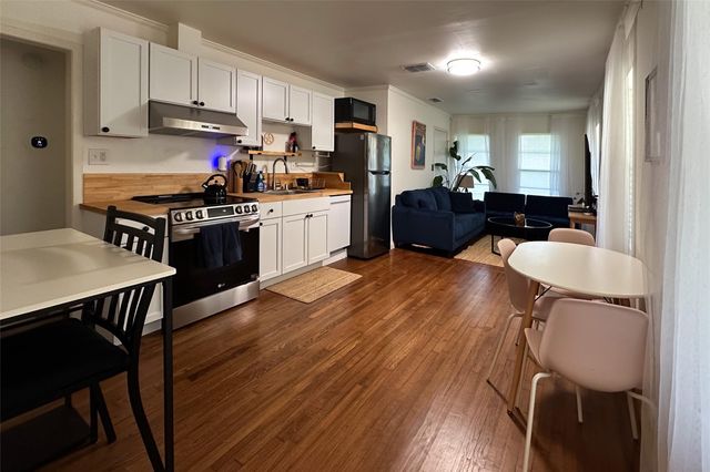 8815 GEORGIAN DR B, Austin, TX 78753