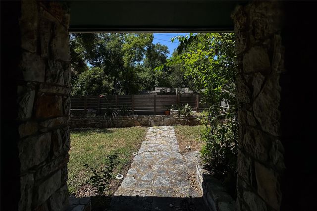 8815 GEORGIAN DR B, Austin, TX 78753
