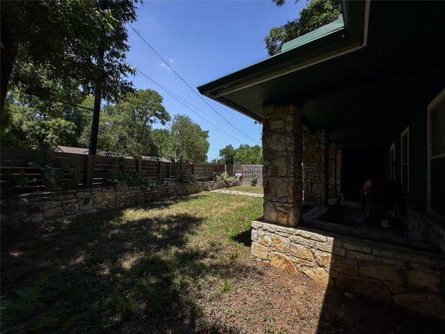 8815 GEORGIAN DR B, Austin, TX 78753