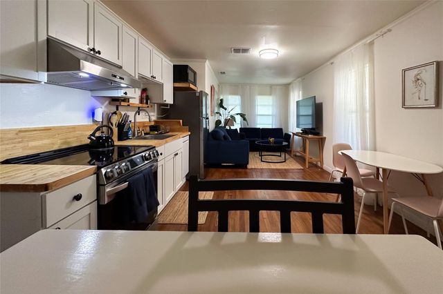 8815 GEORGIAN DR B, Austin, TX 78753