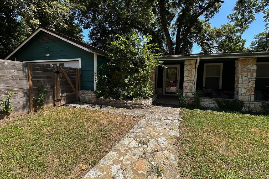 8815 GEORGIAN DR B, Austin, TX 78753