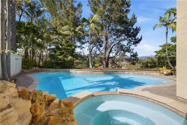 5 Heatherwood, Aliso Viejo, CA 92656