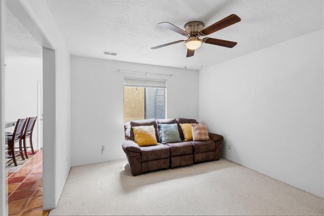 10021 Lagrima De Oro Road NE, Albuquerque, NM 87111