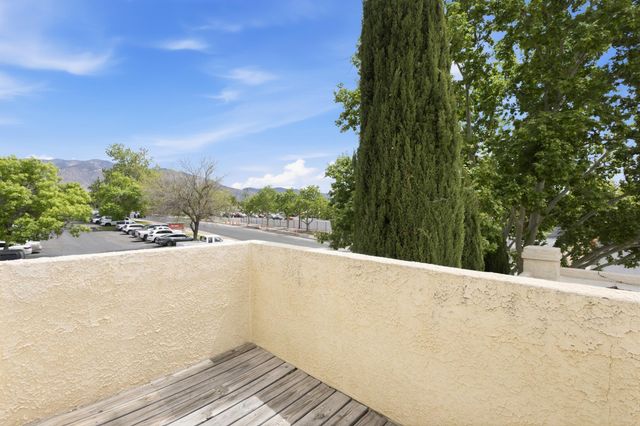 10021 Lagrima De Oro Road NE, Albuquerque, NM 87111