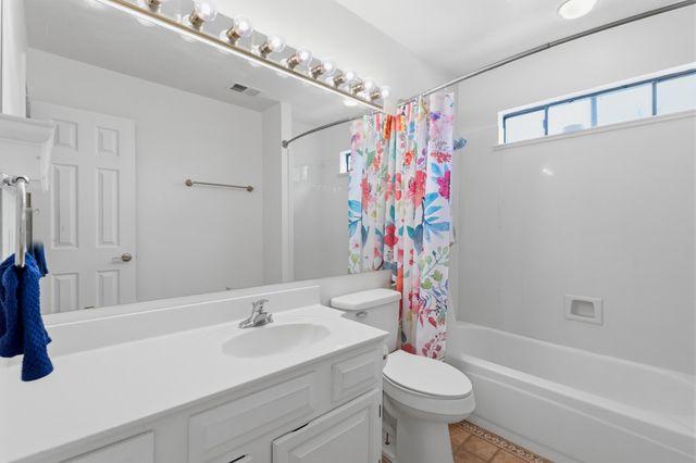10021 Lagrima De Oro Road NE, Albuquerque, NM 87111