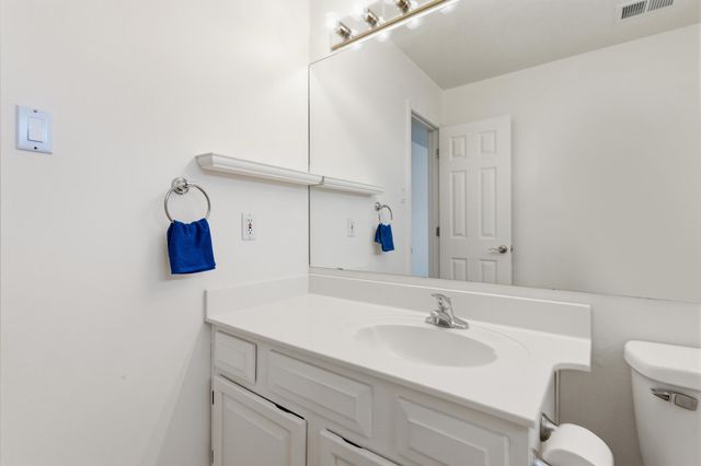 10021 Lagrima De Oro Road NE, Albuquerque, NM 87111