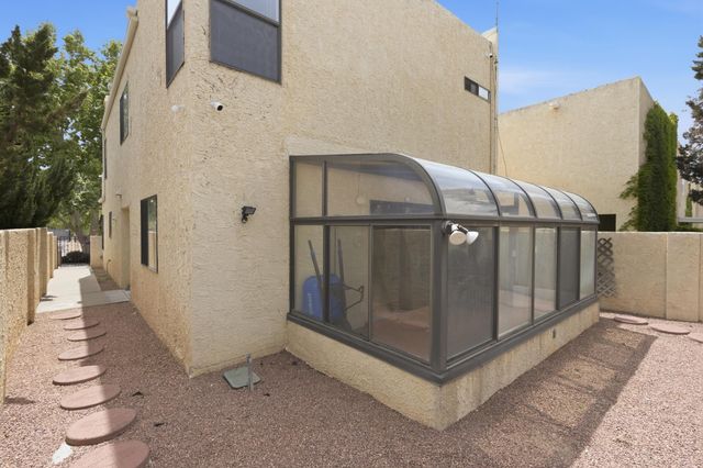 10021 Lagrima De Oro Road NE, Albuquerque, NM 87111