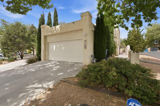 10021 Lagrima De Oro Road NE, Albuquerque, NM 87111