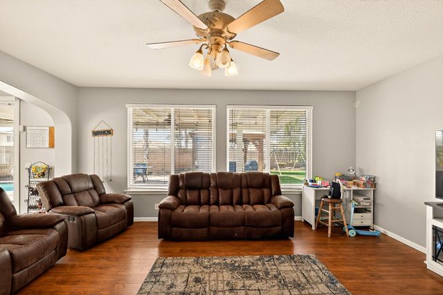 11437 Mirage Drive, Chowchilla, CA 93610