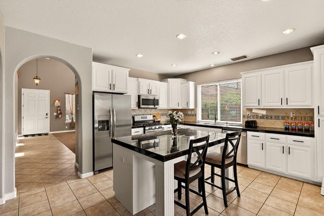 11437 Mirage Drive, Chowchilla, CA 93610