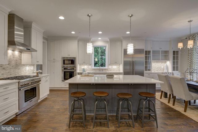 5700 TANGLEWOOD DR, Bethesda, MD 20817