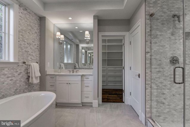 5700 TANGLEWOOD DR, Bethesda, MD 20817