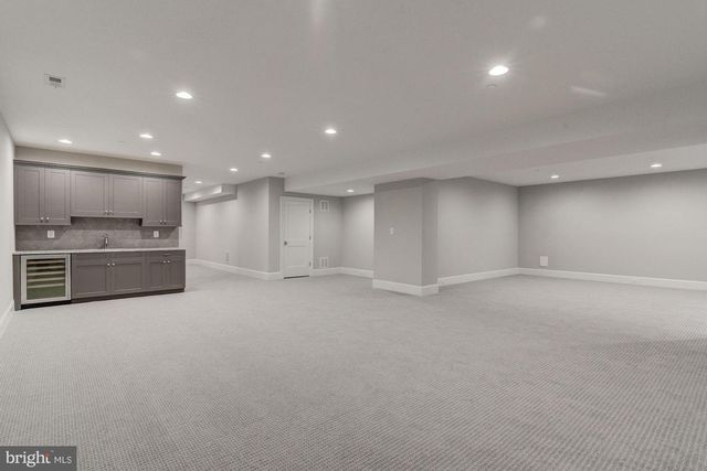 5700 TANGLEWOOD DR, Bethesda, MD 20817