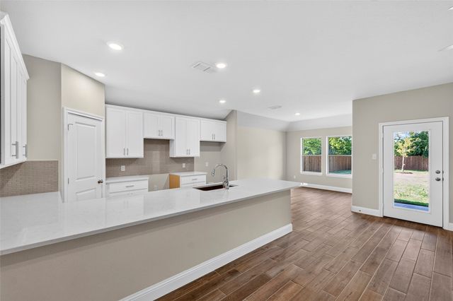6127 JEANE Street, Dallas, TX 75217