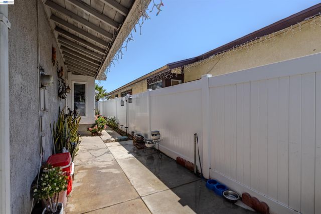 23825 Betts Pl, Moreno Valley, CA 92553