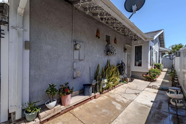 23825 Betts Pl, Moreno Valley, CA 92553