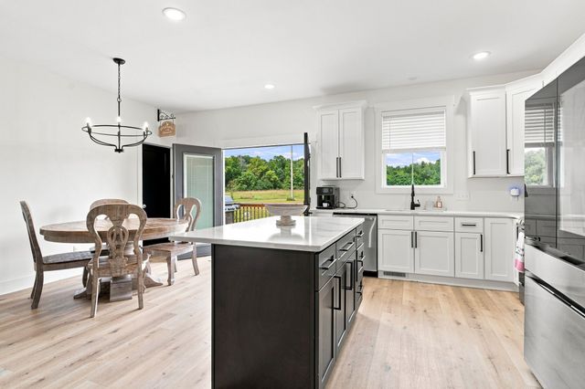 1006 Clifton Valley Rd, Dickson, TN 37055