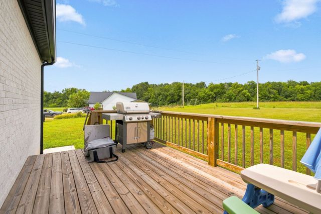 1006 Clifton Valley Rd, Dickson, TN 37055