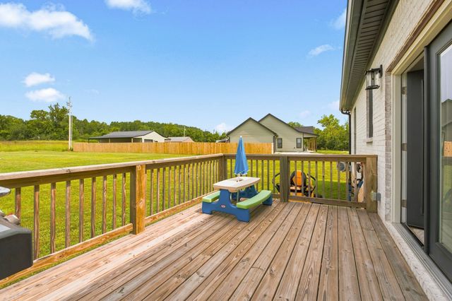 1006 Clifton Valley Rd, Dickson, TN 37055