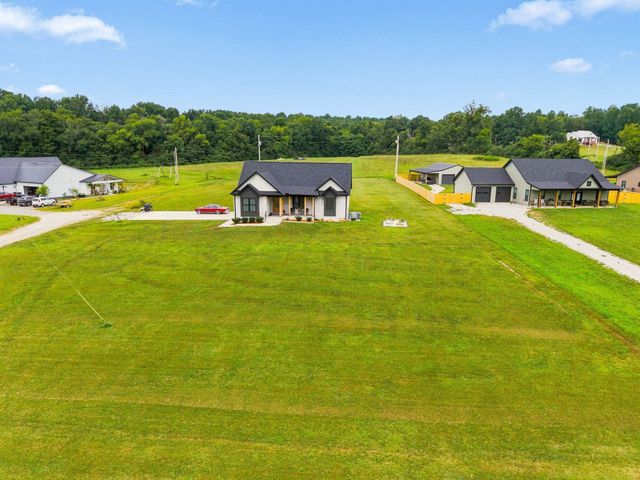 1006 Clifton Valley Rd, Dickson, TN 37055