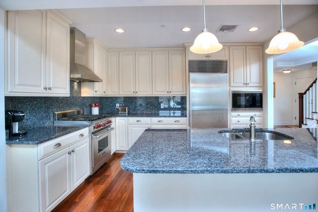 16 Hayestown Road C402, Danbury, CT 06811