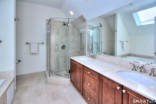 16 Hayestown Road C402, Danbury, CT 06811