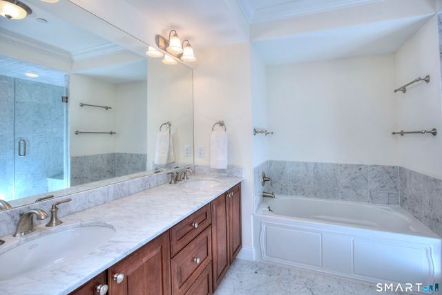16 Hayestown Road C402, Danbury, CT 06811