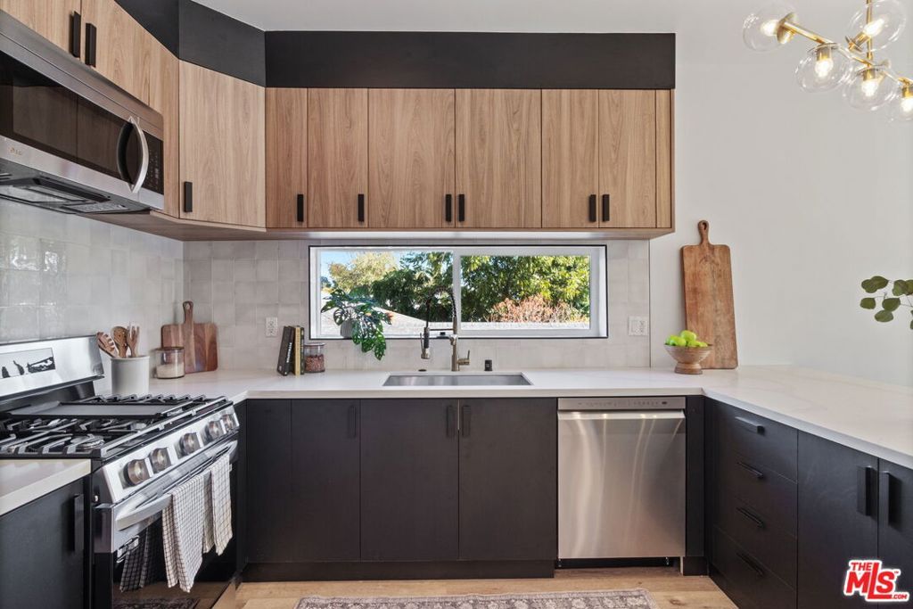 10821 Hartsook Street, North Hollywood, CA 91601 — photo 3