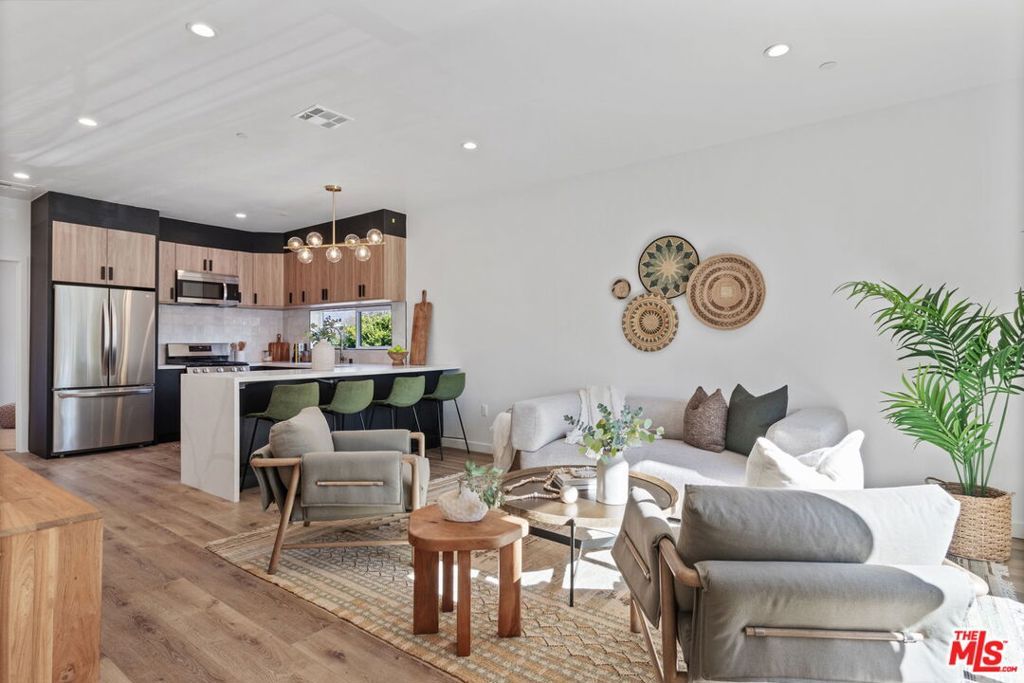 10821 Hartsook Street, North Hollywood, CA 91601 — photo 5