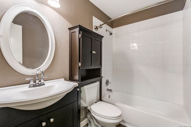 5410 Champions Hill, San Antonio, TX 78233