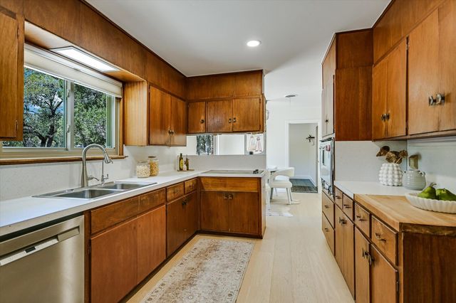 5645 Oak BLVD, Austin, TX 78735