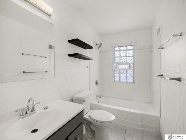 6148 Pinkney Street, Omaha, NE 68104