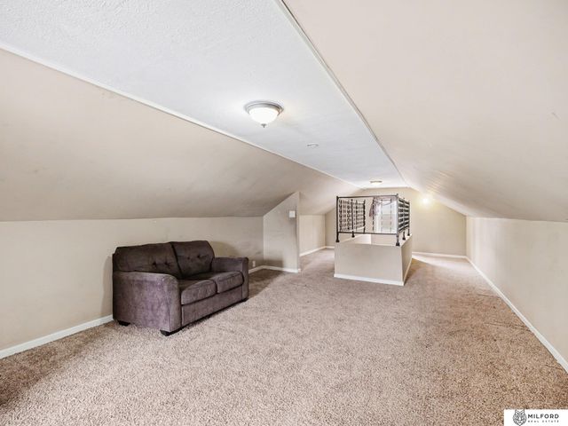 6148 Pinkney Street, Omaha, NE 68104