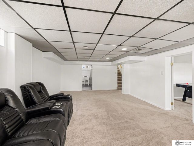 6148 Pinkney Street, Omaha, NE 68104