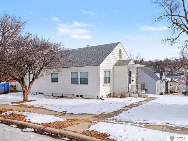 6148 Pinkney Street, Omaha, NE 68104