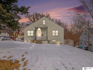 6148 Pinkney Street, Omaha, NE 68104