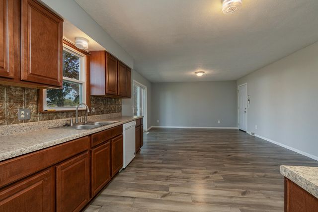 2715 South Franklin Avenue, Springfield, MO 65807