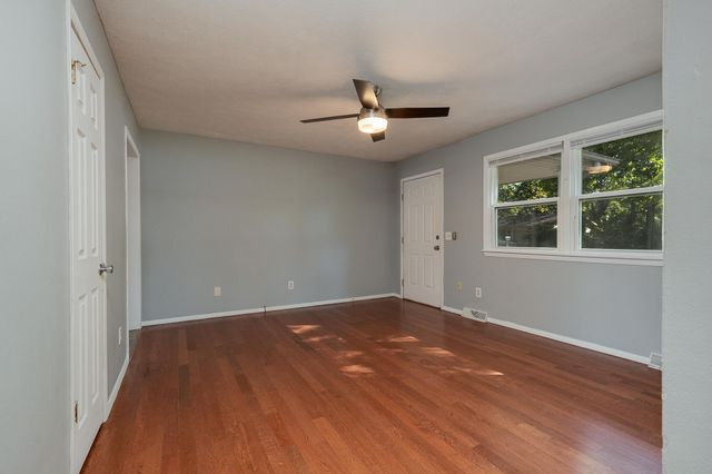2715 South Franklin Avenue, Springfield, MO 65807