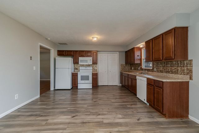2715 South Franklin Avenue, Springfield, MO 65807