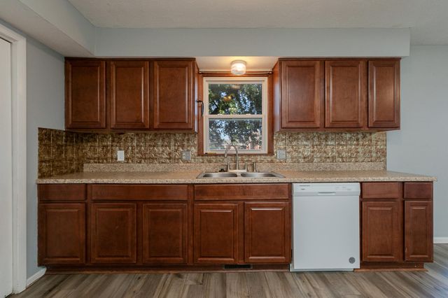 2715 South Franklin Avenue, Springfield, MO 65807